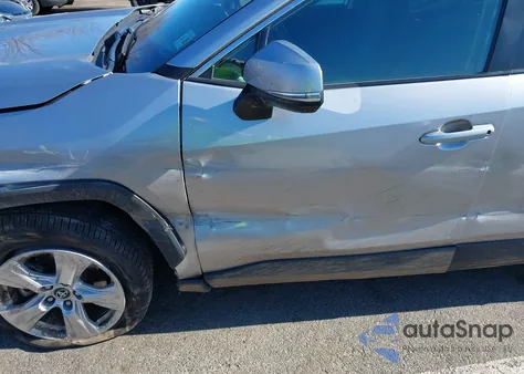 2020 Toyota Rav4 Xle z USA, uszkodzony, nr VIN 2T3W1RFV1LC052172